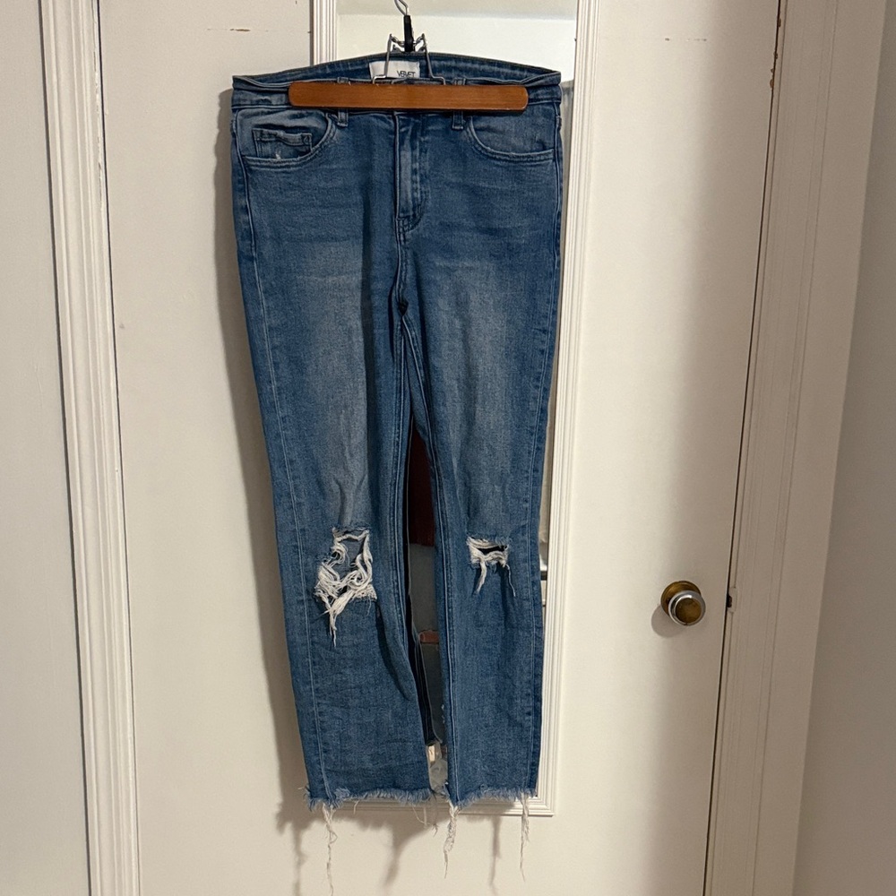 Vervet Women’s Straight-Leg Distressed Jeans in Blue